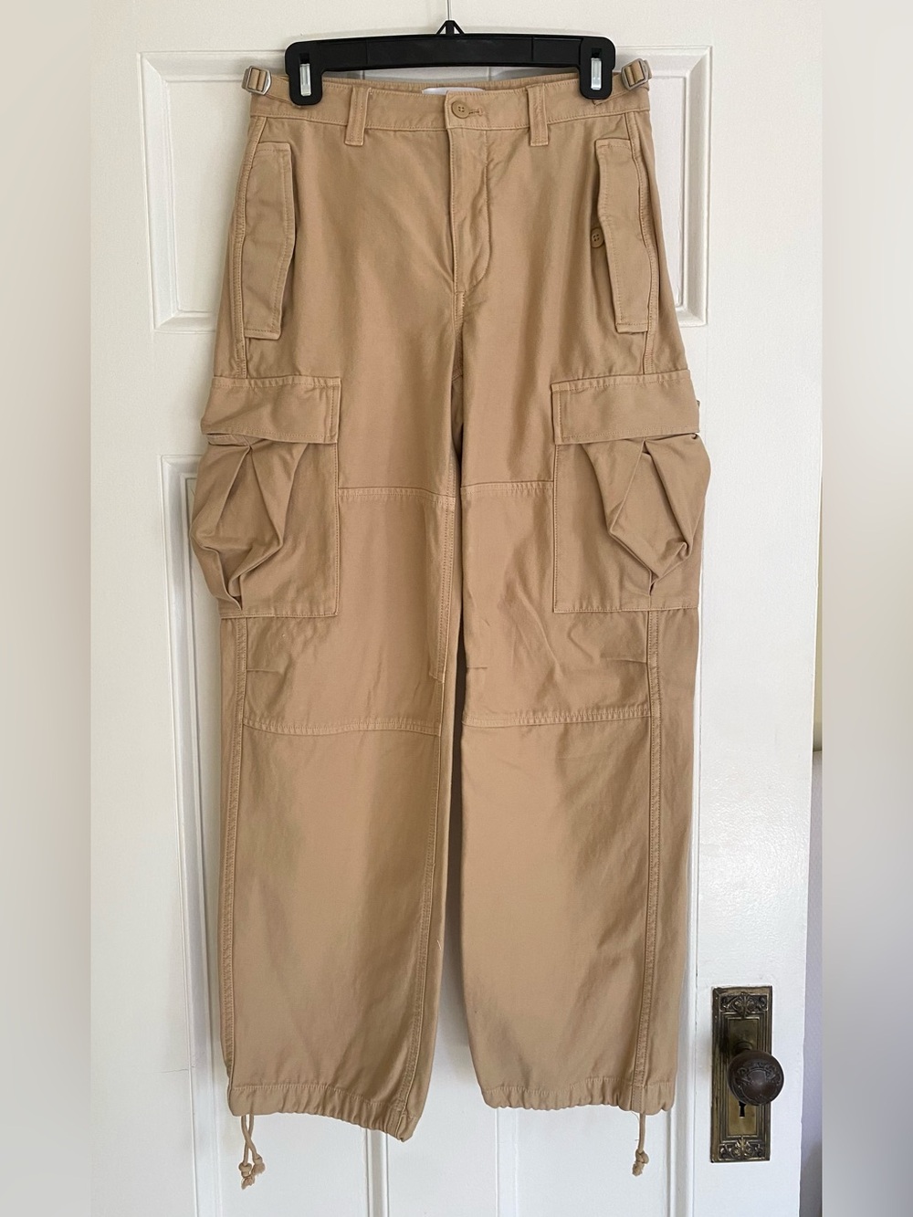 Aritzia TNA Tan Cargo Pants with drawstring at cuffs. Size 2.